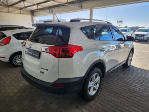 Toyota RAV4 2.0 GX - Image 2