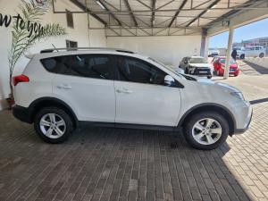 Toyota RAV4 2.0 GX - Image 3