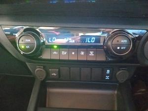 Toyota Hilux 2.8GD-6 double cab Raider auto - Image 13