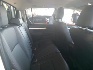 Toyota Hilux 2.8GD-6 double cab Raider auto - Image 15