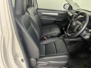 Toyota Hilux 2.0 single cab S (aircon) - Image 6