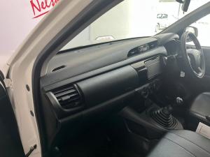 Toyota Hilux 2.0 single cab S (aircon) - Image 7