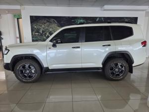 Toyota Land Cruiser 300 3.3D GR-Sport - Image 2