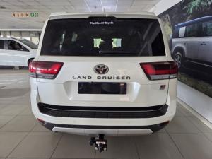 Toyota Land Cruiser 300 3.3D GR-Sport - Image 5