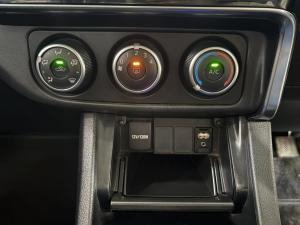 Toyota Corolla Quest 1.8 Prestige auto - Image 7