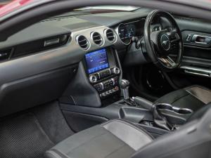 Ford Mustang 5.0 GT fastback - Image 12