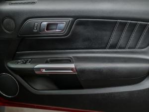 Ford Mustang 5.0 GT fastback - Image 19