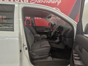 Toyota Hilux 2.5D-4D double cab 4x4 SRX - Image 9