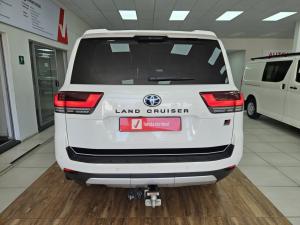Toyota Land Cruiser 300 3.3D GR-Sport - Image 5