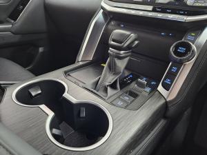 Toyota Land Cruiser 300 3.3D GR-Sport - Image 10