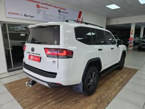 Toyota Land Cruiser 300 3.3D GR-Sport - Image 2