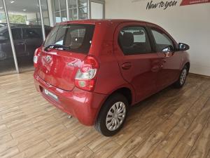 Toyota Etios hatch 1.5 Xi - Image 2