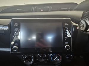 Toyota Hilux 2.4GD-6 double cab 4x4 Raider manual - Image 10