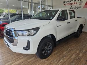 Toyota Hilux 2.4GD-6 double cab 4x4 Raider manual - Image 13