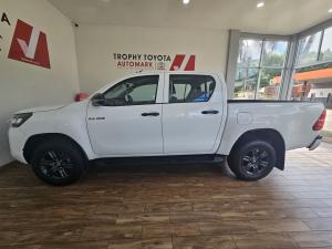 Toyota Hilux 2.4GD-6 double cab 4x4 Raider manual - Image 15