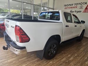 Toyota Hilux 2.4GD-6 double cab 4x4 Raider manual - Image 2