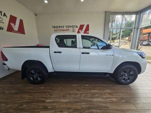 Toyota Hilux 2.4GD-6 double cab 4x4 Raider manual - Image 3