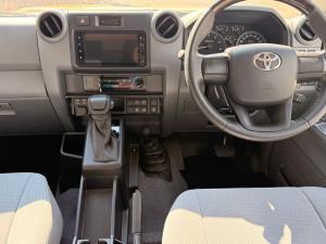 Toyota Land Cruiser 76 2.8GD-6 station wagon LX auto - Image 8