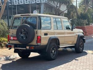 Toyota Land Cruiser 76 2.8GD-6 station wagon LX auto - Image 2