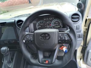 Toyota Land Cruiser 79 2.8GD-6 double cab - Image 8