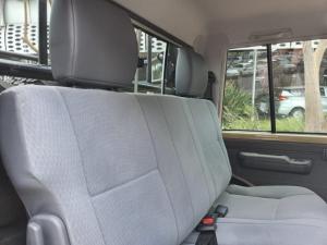 Toyota Land Cruiser 79 2.8GD-6 double cab - Image 9