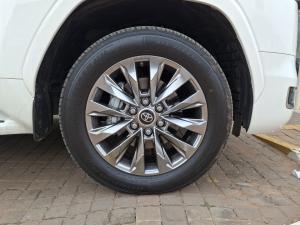 Toyota Land Cruiser 300 3.3D ZX - Image 15