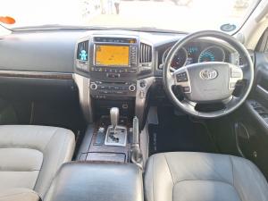 Toyota Land Cruiser 200 4.5D-4D VX - Image 6