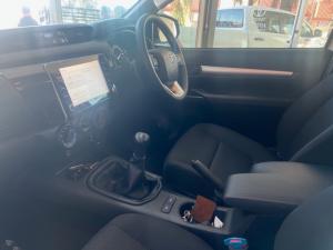 Toyota Hilux 2.4GD-6 single cab Raider manual - Image 7