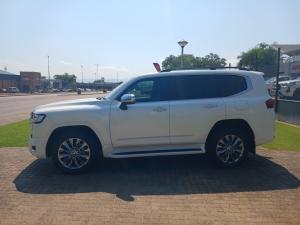 Toyota Landcruiser 300 V6 3.3D ZX - Image 20