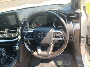 Toyota Landcruiser 300 V6 3.3D ZX - Image 8