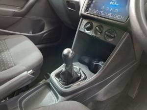 Volkswagen Polo sedan 1.6 manual - Image 10