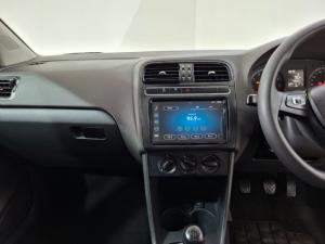 Volkswagen Polo sedan 1.6 manual - Image 22