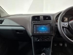 Volkswagen Polo sedan 1.6 manual - Image 9