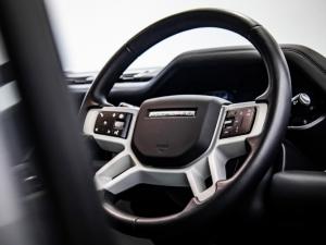 Land Rover Defender 110 D250 SE - Image 12
