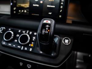 Land Rover Defender 110 D250 SE - Image 18