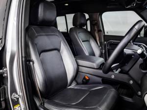 Land Rover Defender 110 D250 SE - Image 19
