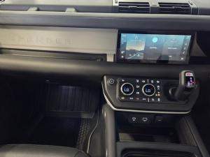 Land Rover Defender 110 D250 SE - Image 9