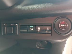 Toyota Vitz 1.0 XR manual - Image 10