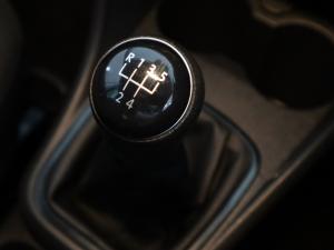 Volkswagen Polo Vivo hatch 1.4 Comfortline - Image 10