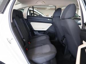 Volkswagen Polo hatch 1.0TSI Life auto - Image 17