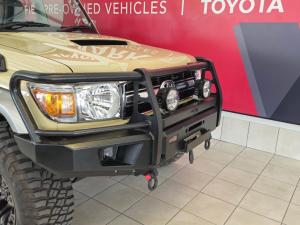 Toyota Land Cruiser 76 4.5D-4D V8 station wagon LX - Image 5