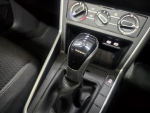 Volkswagen Polo hatch 1.0TSI Life auto - Image 10