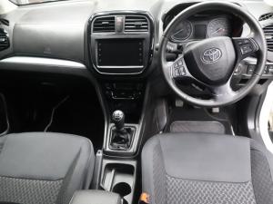 Toyota Urban Cruiser 1.5 XR manual - Image 8