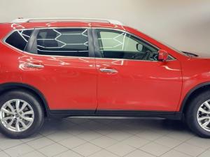 Nissan X-Trail 2.5 4x4 Acenta Tech - Image 4