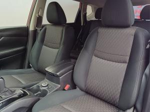 Nissan X-Trail 2.5 4x4 Acenta Tech - Image 20