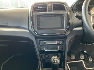 Suzuki Vitara Brezza 1.5 GLX - Image 15