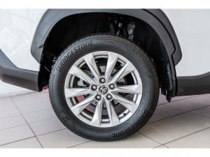 Toyota Corolla Cross 1.8 Xi - Image 13