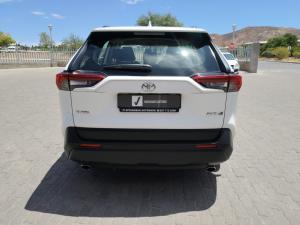 Toyota RAV4 2.0 GX auto - Image 5