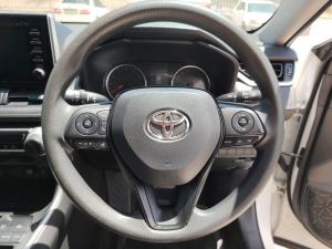 Toyota RAV4 2.0 GX auto - Image 8
