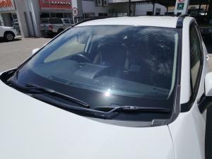 Toyota RAV4 2.0 GX auto - Image 14